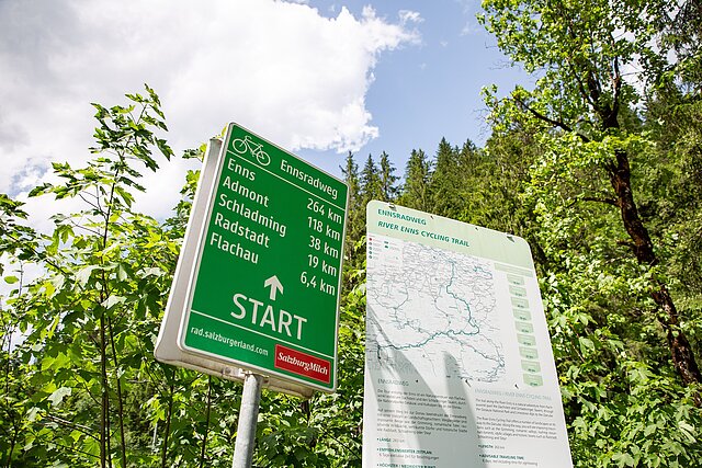 <p>The Enns cycle path is one of the insider tips among the Austrian river cycle paths. Start is in Flachauwinkl.</p>