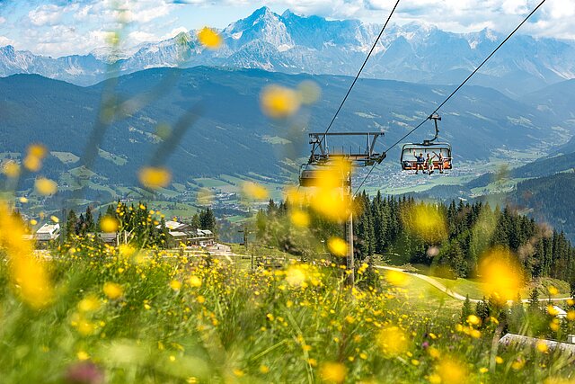 <p>The chairlift takes you comfortably to the Grießenkar hiking area in summer.</p>