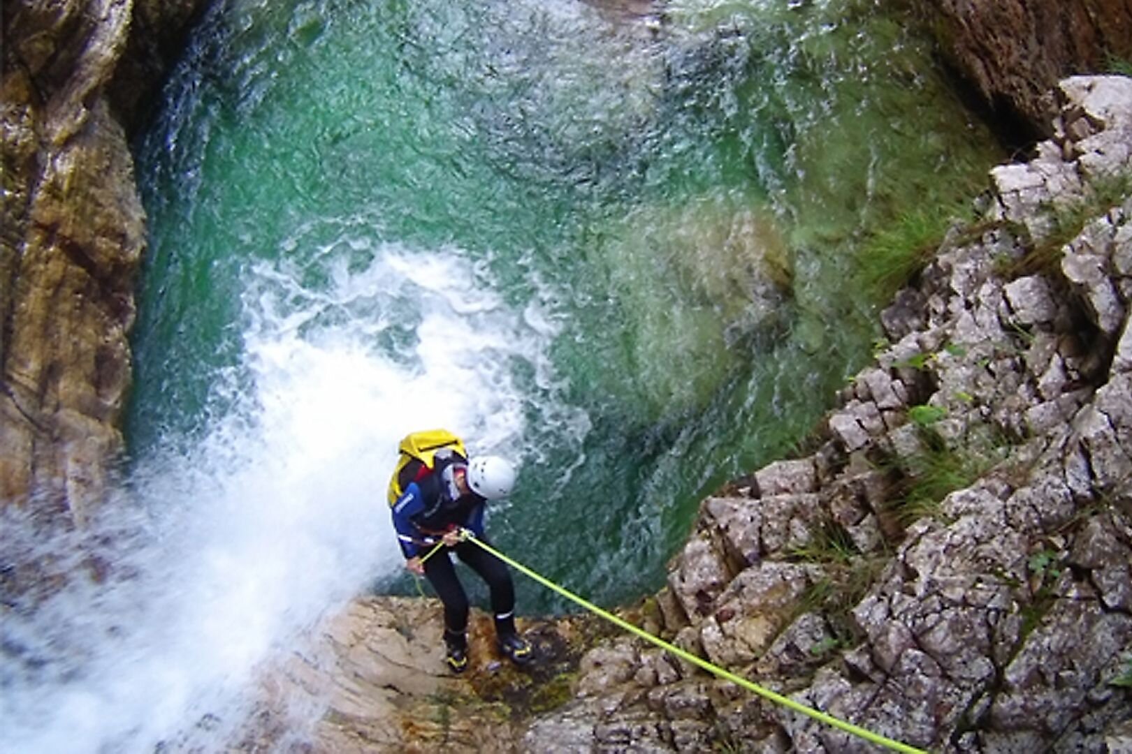 <p>Hiking through, roping down, climbing, jumping, sliding and swimming - canyoning offers everything the adventurer among you could wish for.</p>
