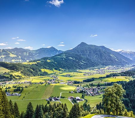 Ausblick auf Flachau aufgenommen vom Aigenberg in Reitdorf