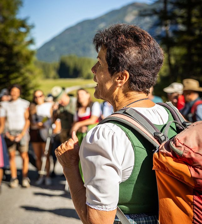 flachau-sommer-events-herbstgsang-jodelwanderung-6