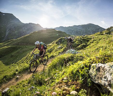 Mountainbiken auf coolen Trails inmitten der wunderbaren, alpinen Landschaft beim Stoneman Taurista.