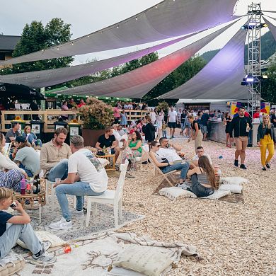 Zum Abschluss der E-Bike Gourmet-Tour wartet ein kühles Bier in der Après-Bike Lounge auf die Teilnehmer.